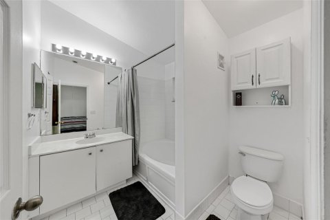 Townhouse in Pembroke Pines, Florida 3 bedrooms, 126.44 sq.m. № 2086869 - photo 19