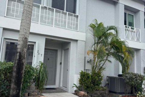 Townhouse in Pembroke Pines, Florida 3 bedrooms, 126.44 sq.m. № 2086869