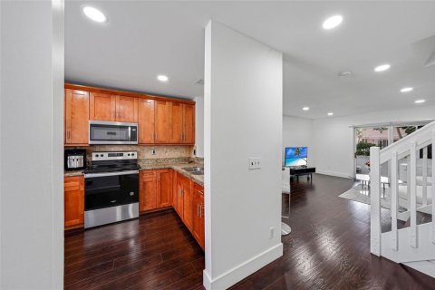 Townhouse in Pembroke Pines, Florida 3 bedrooms, 126.44 sq.m. № 2086869 - photo 7