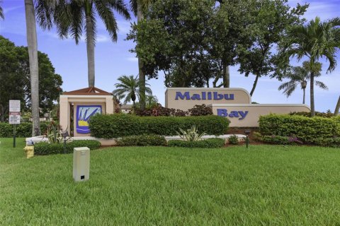 Townhouse in Pembroke Pines, Florida 3 bedrooms, 126.44 sq.m. № 2086869 - photo 3