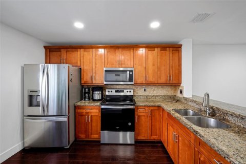 Townhouse in Pembroke Pines, Florida 3 bedrooms, 126.44 sq.m. № 2086869 - photo 9