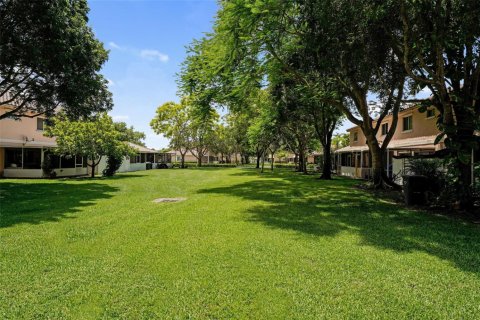 Townhouse in Pembroke Pines, Florida 3 bedrooms, 126.44 sq.m. № 2086869 - photo 29