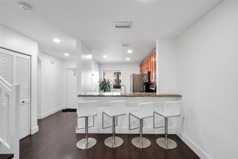 Townhouse in Pembroke Pines, Florida 3 bedrooms, 126.44 sq.m. № 2086869 - photo 5