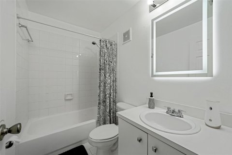 Townhouse in Pembroke Pines, Florida 3 bedrooms, 126.44 sq.m. № 2086869 - photo 22