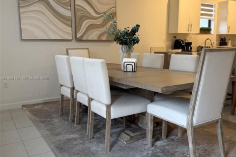 House in Homestead, Florida 4 bedrooms, 176.89 sq.m. № 2030948 - photo 9