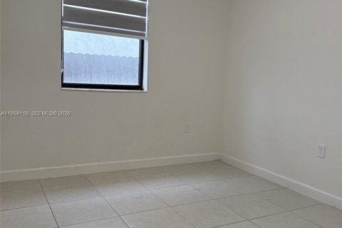 House in Homestead, Florida 4 bedrooms, 176.89 sq.m. № 2030948 - photo 3