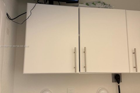 House in Homestead, Florida 4 bedrooms, 176.89 sq.m. № 2030948 - photo 6