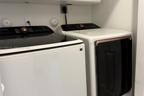 House in Homestead, Florida 4 bedrooms, 176.89 sq.m. № 2030948 - photo 5