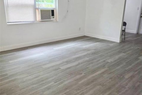 Propiedad comercial en venta en Titusville, Florida, 151.62 m2 № 1675803 - foto 3