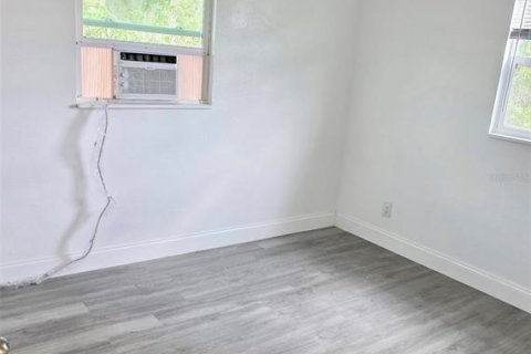 Propiedad comercial en venta en Titusville, Florida, 151.62 m2 № 1675803 - foto 7