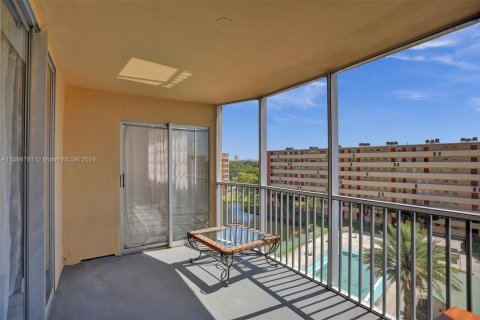 Купить кондоминиум в Майами, Флорида 2 спальни, 122.17м2, № 1763708 - фото 21