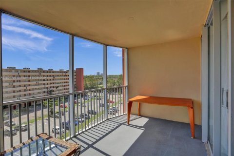 Купить кондоминиум в Майами, Флорида 2 спальни, 122.17м2, № 1763708 - фото 12