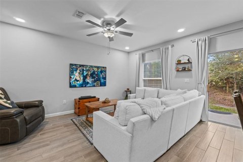 Townhouse in Oviedo, Florida 3 bedrooms, 145.76 sq.m. № 1872994 - photo 9