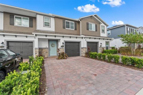 Townhouse in Oviedo, Florida 3 bedrooms, 145.76 sq.m. № 1872994 - photo 1