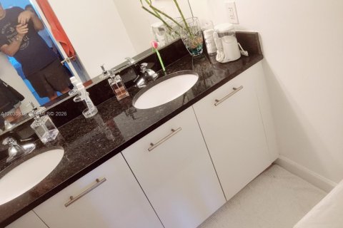 Copropriété à louer à Aventura, Floride: 2 chambres, 98.66 m2 № 2258016 - photo 6