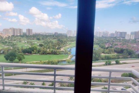 Copropriété à louer à Aventura, Floride: 2 chambres, 98.66 m2 № 2258016 - photo 2