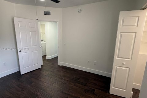 Townhouse in Miramar, Florida 2 bedrooms, 111.95 sq.m. № 2083836 - photo 15