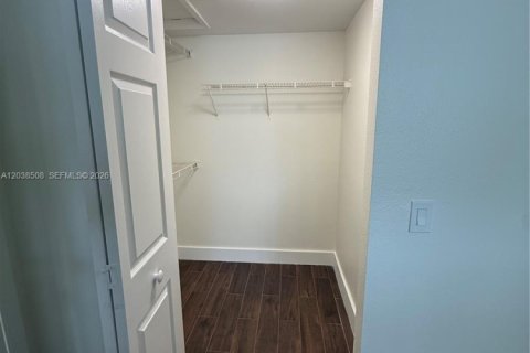 Townhouse in Miramar, Florida 2 bedrooms, 111.95 sq.m. № 2083836 - photo 22