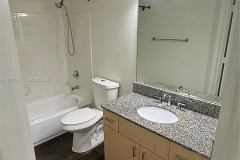 Townhouse in Miramar, Florida 2 bedrooms, 111.95 sq.m. № 2083836 - photo 17