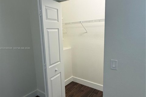 Townhouse in Miramar, Florida 2 bedrooms, 111.95 sq.m. № 2083836 - photo 16