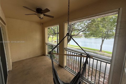 Townhouse in Miramar, Florida 2 bedrooms, 111.95 sq.m. № 2083836 - photo 25