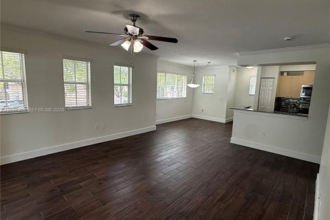 Townhouse in Miramar, Florida 2 bedrooms, 111.95 sq.m. № 2083836 - photo 19