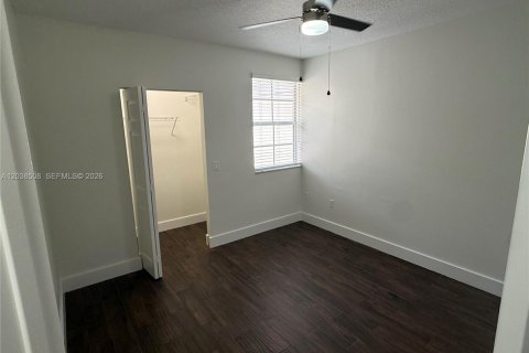Townhouse in Miramar, Florida 2 bedrooms, 111.95 sq.m. № 2083836 - photo 14
