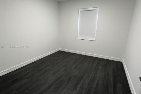 Снять в аренду таунхаус в Хайалиа, Флорида 3 спальни, 147.9м2, № 1957953 - фото 8