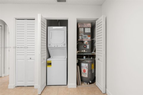 Condominio en venta en Coral Springs, Florida, 1 dormitorio, 72.84 m2 № 2052088 - foto 17