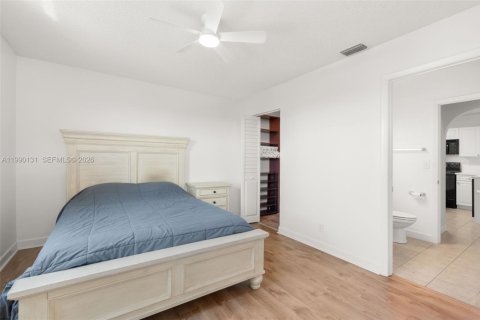 Condominio en venta en Coral Springs, Florida, 1 dormitorio, 72.84 m2 № 2052088 - foto 10