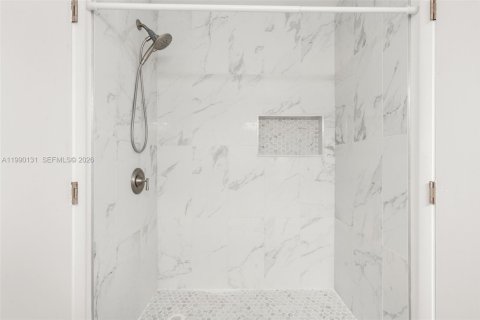 Condominio en venta en Coral Springs, Florida, 1 dormitorio, 72.84 m2 № 2052088 - foto 14