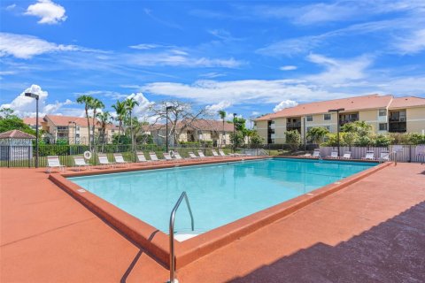 Condominio en venta en Coral Springs, Florida, 1 dormitorio, 72.84 m2 № 2052088 - foto 24
