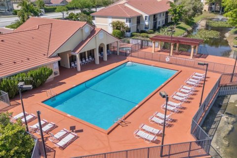 Condominio en venta en Coral Springs, Florida, 1 dormitorio, 72.84 m2 № 2052088 - foto 28