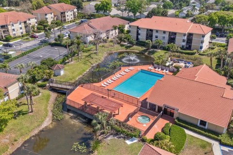 Condominio en venta en Coral Springs, Florida, 1 dormitorio, 72.84 m2 № 2052088 - foto 23
