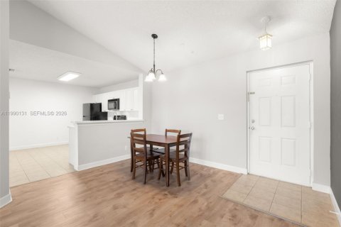 Condominio en venta en Coral Springs, Florida, 1 dormitorio, 72.84 m2 № 2052088 - foto 5