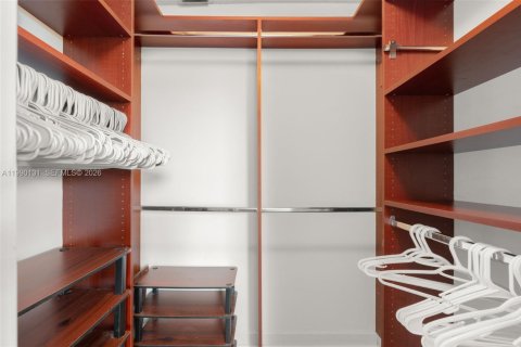 Condominio en venta en Coral Springs, Florida, 1 dormitorio, 72.84 m2 № 2052088 - foto 11