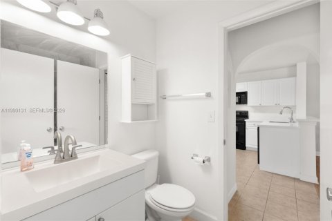 Condominio en venta en Coral Springs, Florida, 1 dormitorio, 72.84 m2 № 2052088 - foto 12