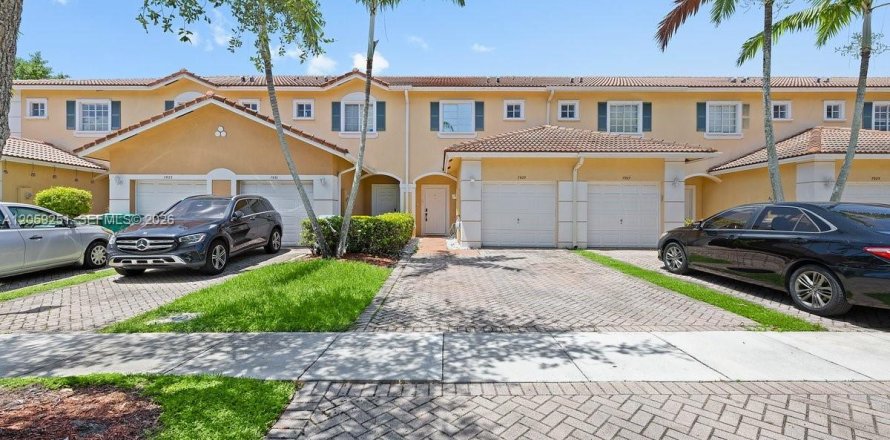 Touwnhouse à Tamarac, Floride 2 chambres, 132.66 m2 № 2176673