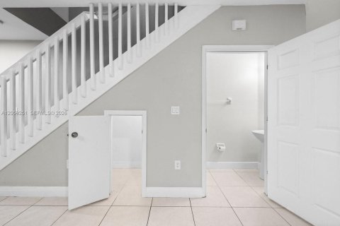 Touwnhouse à vendre à Tamarac, Floride: 2 chambres, 132.66 m2 № 2176673 - photo 6