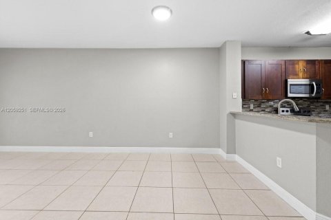 Touwnhouse à vendre à Tamarac, Floride: 2 chambres, 132.66 m2 № 2176673 - photo 8