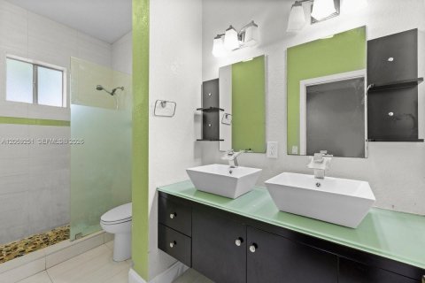 Touwnhouse à vendre à Tamarac, Floride: 2 chambres, 132.66 m2 № 2176673 - photo 14