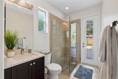 Casa en alquiler en Tampa, Florida, 5 dormitorios, 238.76 m2 № 2284041 - foto 21