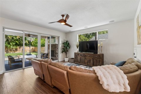 Casa en alquiler en Tampa, Florida, 5 dormitorios, 238.76 m2 № 2284041 - foto 5