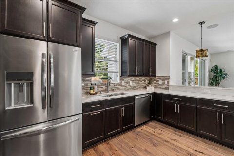 Casa en alquiler en Tampa, Florida, 5 dormitorios, 238.76 m2 № 2284041 - foto 9