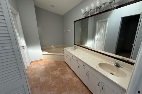 Villa ou maison à louer à Coral Springs, Floride: 3 chambres, 167.78 m2 № 1946479 - photo 11