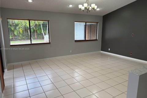 Villa ou maison à louer à Coral Springs, Floride: 3 chambres, 167.78 m2 № 1946479 - photo 7