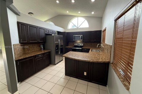 Villa ou maison à louer à Coral Springs, Floride: 3 chambres, 167.78 m2 № 1946479 - photo 5