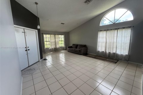 Villa ou maison à louer à Coral Springs, Floride: 3 chambres, 167.78 m2 № 1946479 - photo 4