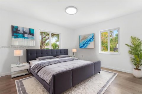 House in Miami Shores, Florida 4 bedrooms, 186.92 sq.m. № 1875339 - photo 4