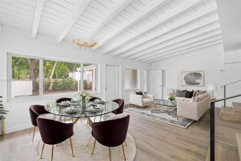 House in Miami Shores, Florida 4 bedrooms, 186.92 sq.m. № 1875339 - photo 8